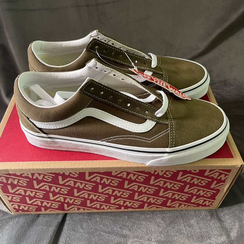 Vans Old Skool Women's Sneakers - Olive/White